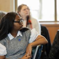 Individual looking forward looking at speaker